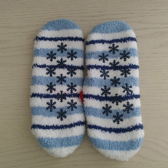 NWOT Fuzzy Holiday Sock Slippers - Picture 2 of 3